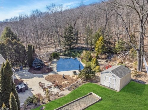 19 Marisa Ct, West Milford NJ  07480-3000 exterior