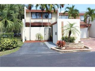 7876 106th Cir, Miami, FL 33173-2954