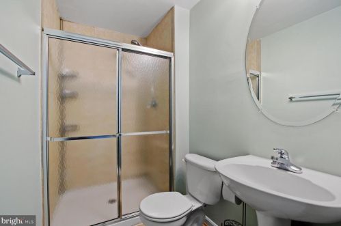 6724 Emmanuel Ct, Gainesville VA  20155-1492 exterior