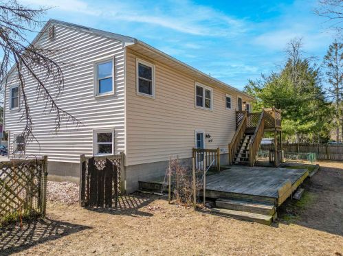 1 Cole St, Salem NH  03079-3931 exterior