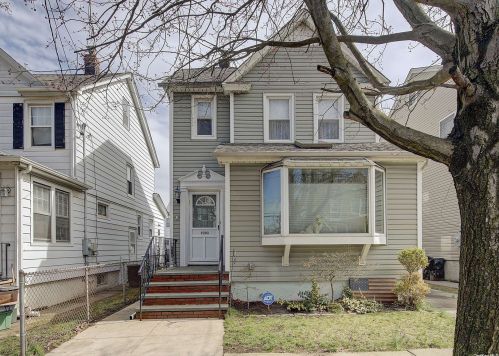 9303 244th St, Floral Park, NY 11001-3914