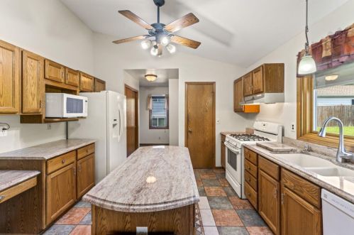 8219 57 Ave, Kenosha WI 53142-4728 exterior