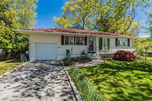 267 Carlls Path, Deer Park, NY 11729-5401