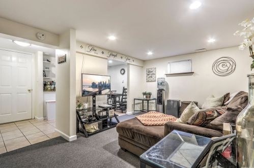 64 Kellum St, North Lindenhurst NY  exterior