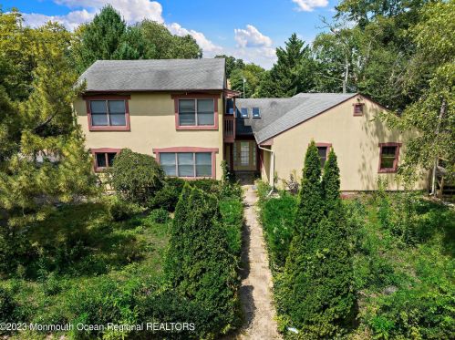 107 Lk Dr, Lakewood NJ  08701-3161 exterior