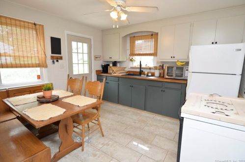 53 Spring Ln, Milford CT  06460-3209 exterior