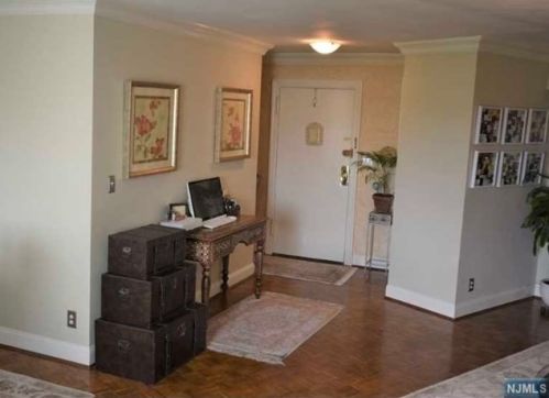 1375 River Rd, Edgewater NJ 07020-1518 exterior