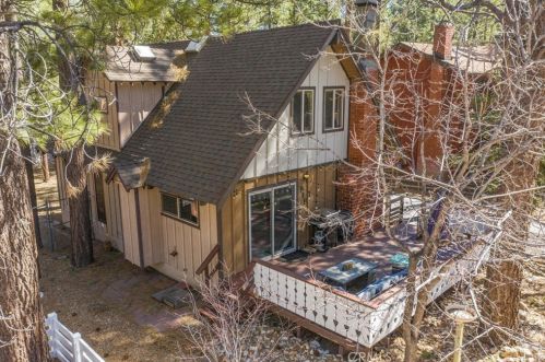 919 Mountain Ln, Big Bear City CA  92314 exterior