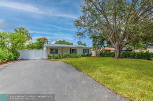 4329 Pine St, West Palm Beach, FL 33406-4867