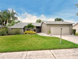 4146 Kingston Way, Sarasota, FL 34238-2634