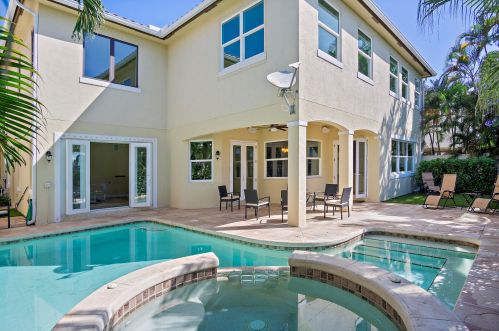 4120 Artesa Dr, Boynton Beach FL  33436-2628 exterior