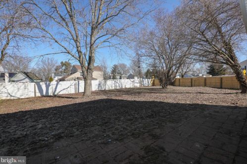 125 Applewood Dr, Auburn NJ 08085-1559 exterior