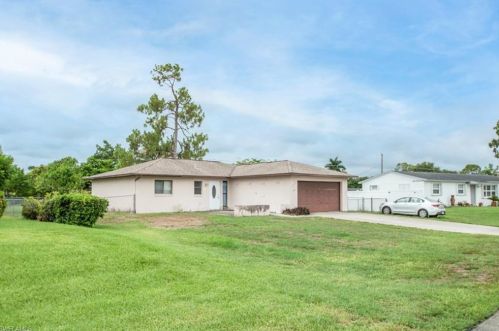 5440 25th Pl, Naples, FL 34116-7502