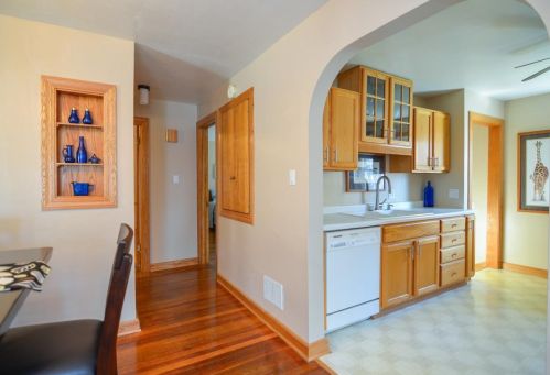 1663 Mason Way, Green Bay WI  54302-2721 exterior
