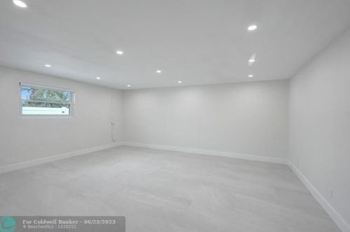 3850 36th Ave, Hollywood FL  33021-1900 exterior