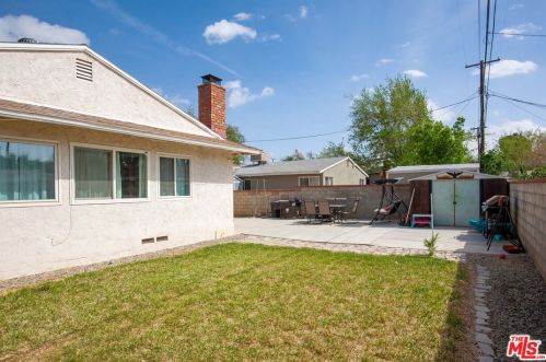 44025 Date Ave, Lancaster CA  93534-4424 exterior