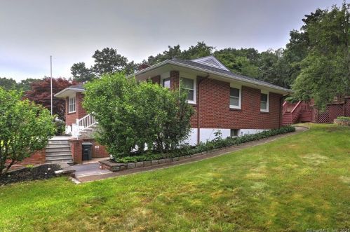 65 Ridgebrook Dr, Bridgeport CT  06606-1925 exterior