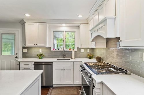 6 Orchard Dr, Flemington NJ  08822-1527 exterior