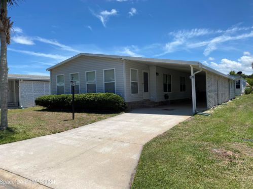 579 Dolphin Cir, Sebastian, FL 32976-2595