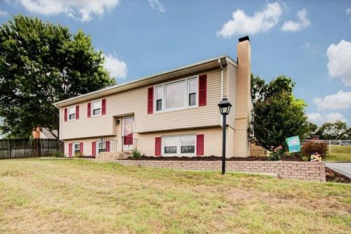 5322 Gieser Rd, Roanoke, VA 24018-2846