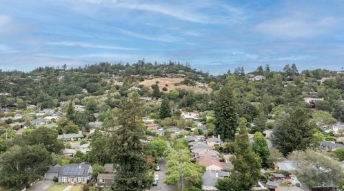 2128 Hvn Dr, Santa Rosa CA 95404-3221 exterior