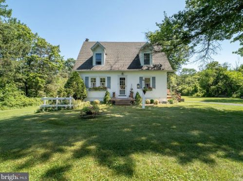 443 Evans Rd, Pottstown, PA 19464-1323