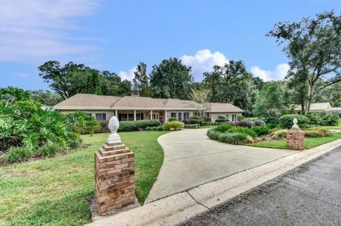 701 Kansas Ave, Deland, FL 32724-2912