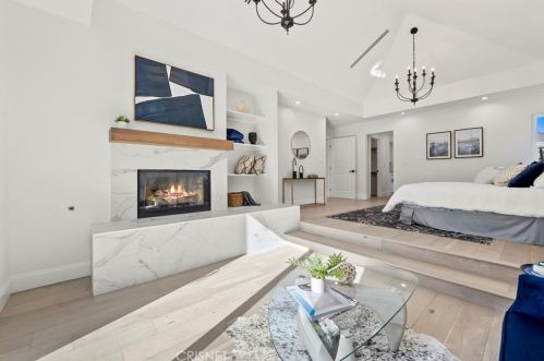 24370 Mornington Dr, Santa Clarita CA  91355-2037 exterior