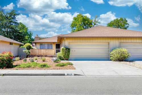 8923 Oak Trail Dr, Santa Rosa, CA 95409-6412