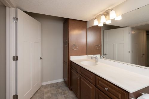 2701 Ridgeview Dr, Red Wing MN 55066-4235 exterior