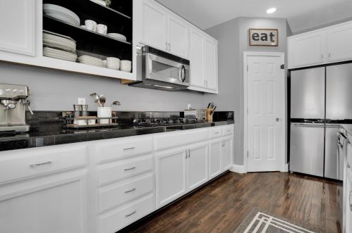 1305 Oak Leaf Cir, Valley Home CA 95361-2769 exterior