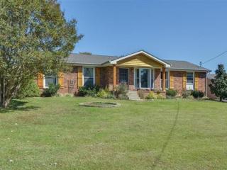 1825 Welcome Ln, Nashville, TN 37216-4117