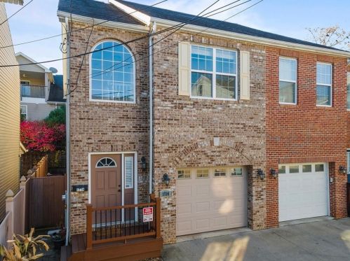1714 Larkins Way, Pittsburgh, PA 15203-1816