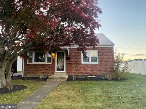 4913 Colorado Ave, Harrisburg, PA 17109-3043