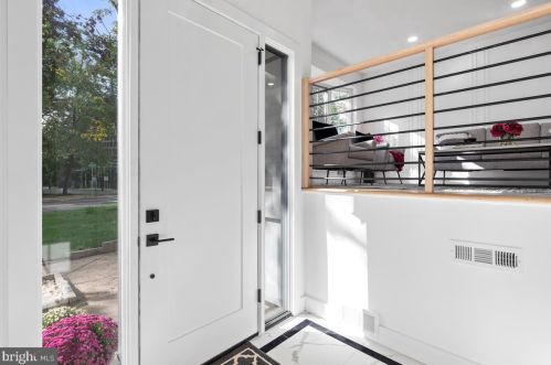 2 Hornor Ln, Princeton NJ  08540-3937 exterior