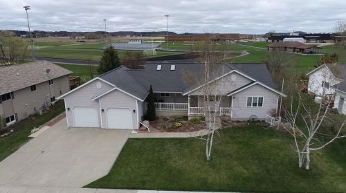 927 Marshall Dr, Mauston, WI 53948-1954
