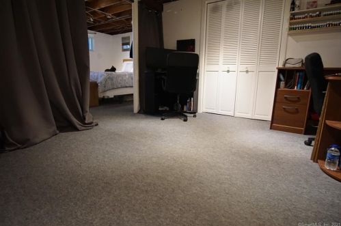 31 Willard Rd, Manchester CT  06042-3352 exterior