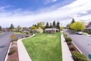 708 10th St, Eagle Crest OR  97756-1527 exterior