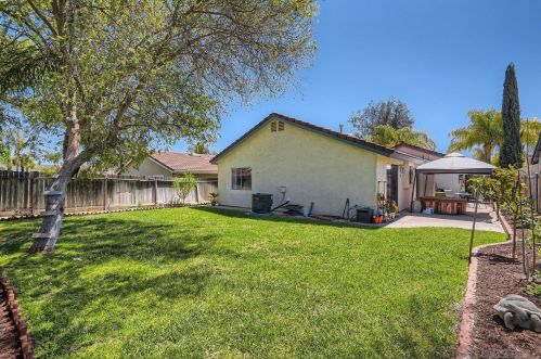 27153 Rainbow Creek Dr, Temecula CA  92591-4512 exterior