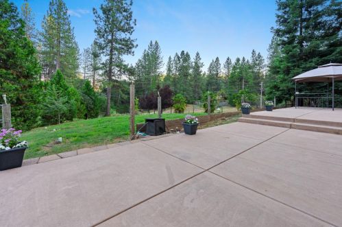 13549 Greenhorn Rd, Grass Valley CA  95945-9337 exterior