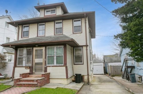 148-38 86th Ave, Jamaica, NY 11435-1018