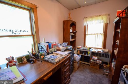 563 Columbia Ave, Bangor PA  18013-1747 exterior