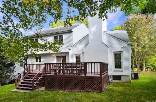 10 Reynal Xing, Scarsdale NY  10583-7414 exterior