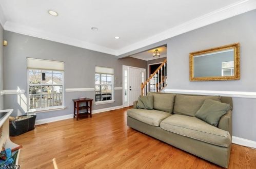 4 Manning Ct, High Bridge, NJ 08829-2522