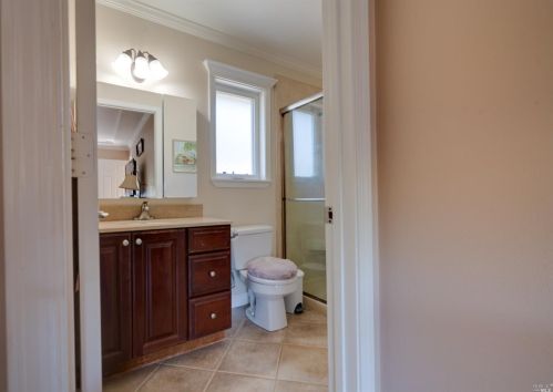 427 Myrtle Ct, Benicia CA  94510-1451 exterior