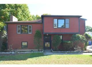 67 Oak St, Wakefield, MA 01880-3836