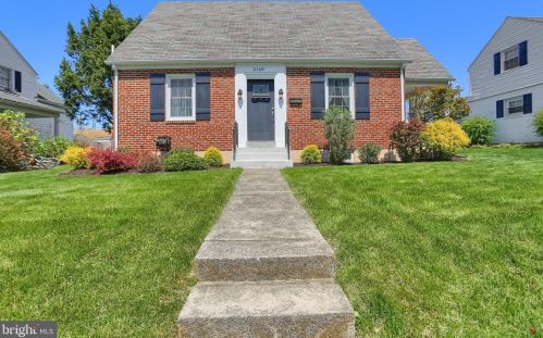 2168 Chestnut St, Camp Hill, PA 17011-5410