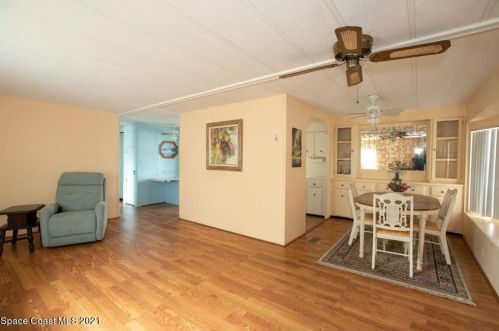 825 Thrush Cir, Sebastian, FL 32976-7526