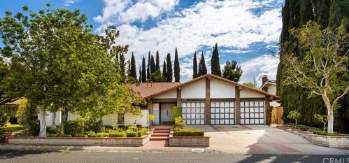 10692 Dorothy Cir, Orange, CA 92861-6350