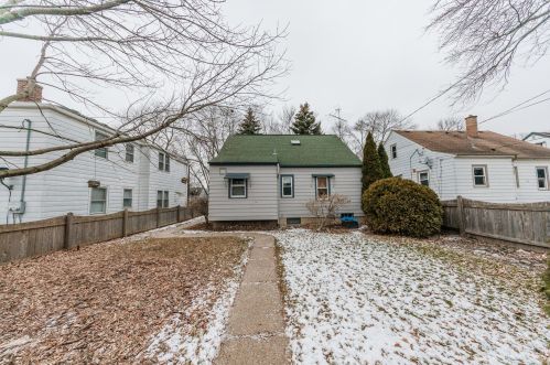 3138 81, Milwaukee WI 53219-3832 exterior